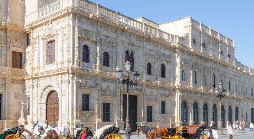 Apartamento Murillo En El Prado Sevilla Exterior foto